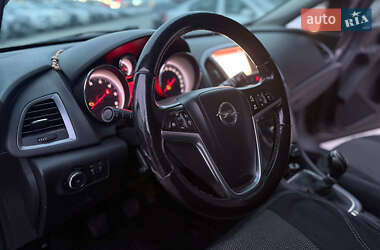 Універсал Opel Astra 2015 в Львові