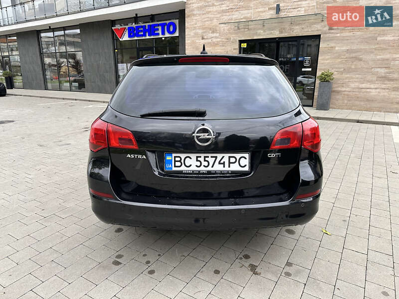 Универсал Opel Astra 2010 в Ужгороде