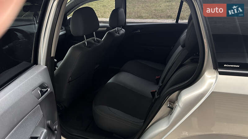 Универсал Opel Astra 2005 в Киеве фото 13 Универсал Opel Astra 2005 в Киеве