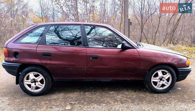 Хетчбек Opel Astra 1992 в Синельниковому фото 5 Хетчбек Opel Astra 1992 в Синельниковому