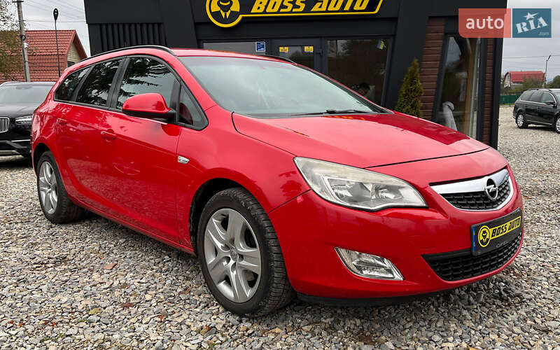Opel Astra 2011