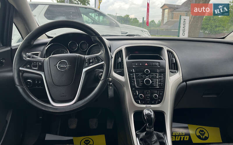 Универсал Opel Astra 2012 в Коломые