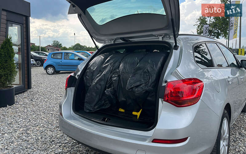 Универсал Opel Astra 2012 в Коломые