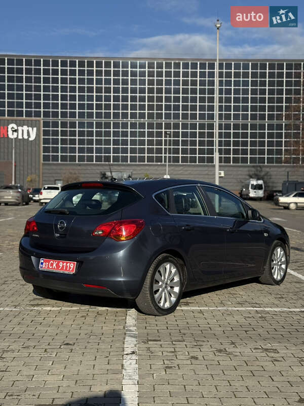 Хэтчбек Opel Astra 2009 в Луцке