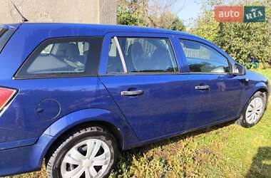 Універсал Opel Astra 2012 в Луцьку