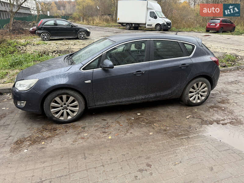 Хетчбек Opel Astra 2010 в Львові фото Хетчбек Opel Astra 2010 в Львові