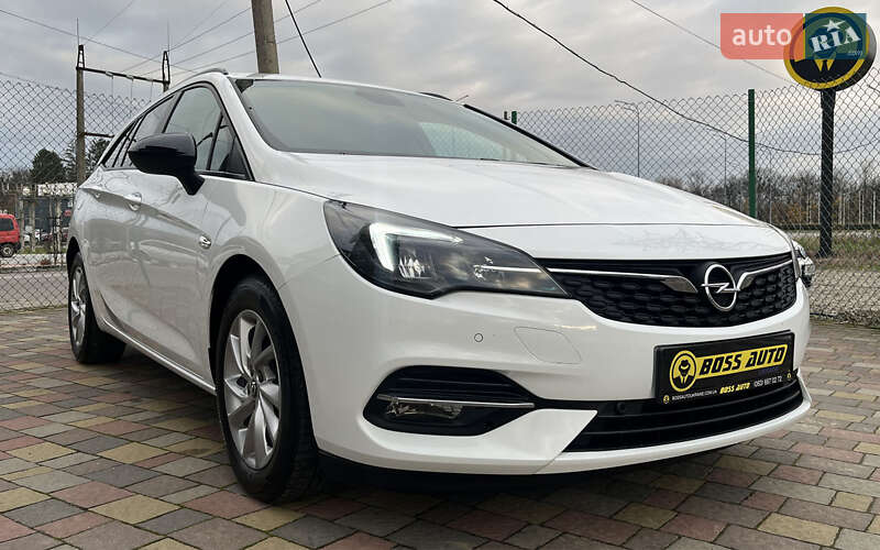 Opel Astra 2021