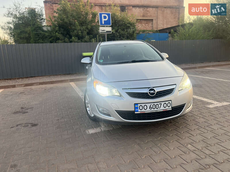 Універсал Opel Astra 2011 в Кривому Розі фото 2 Універсал Opel Astra 2011 в Кривому Розі