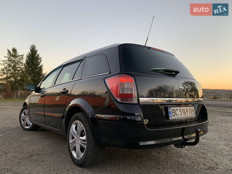 Универсал Opel Astra 2007 в Дрогобыче