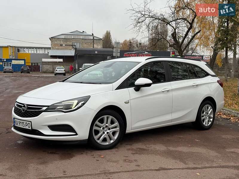 Універсал Opel Astra 2018 в Чернігові