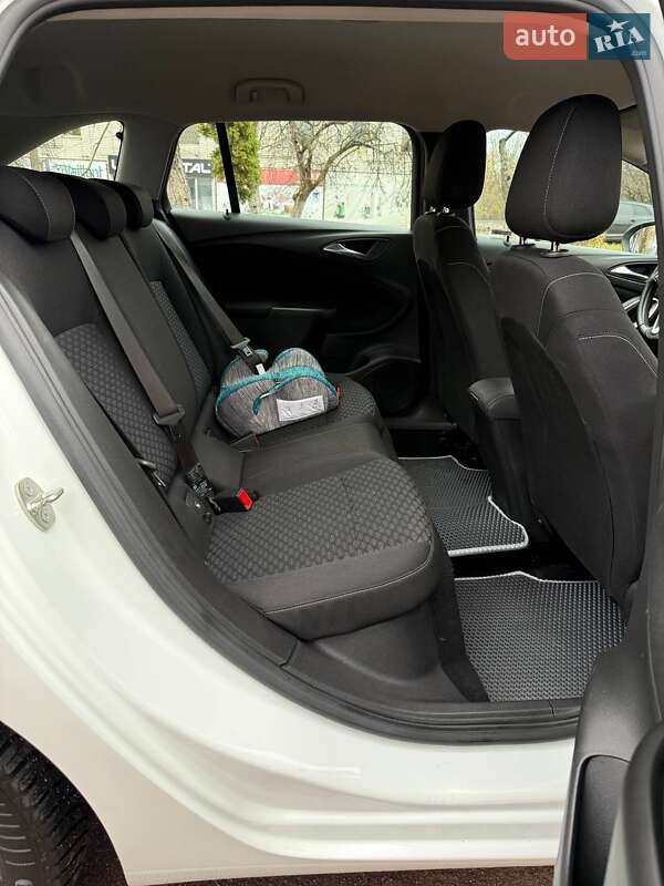 Універсал Opel Astra 2018 в Чернігові