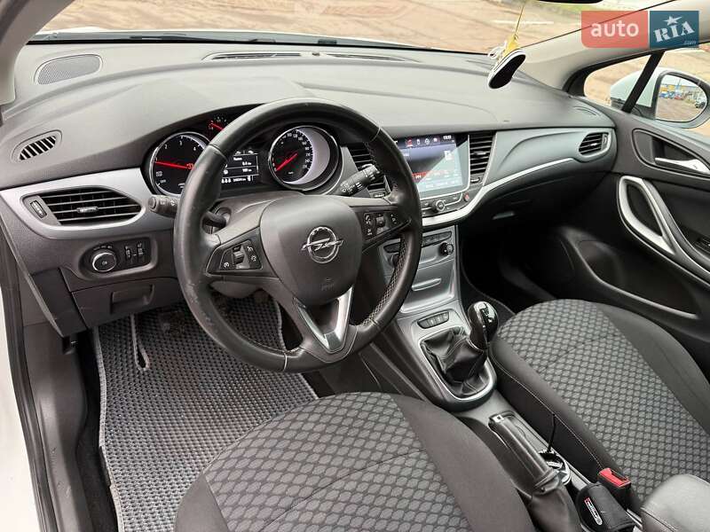 Універсал Opel Astra 2018 в Чернігові