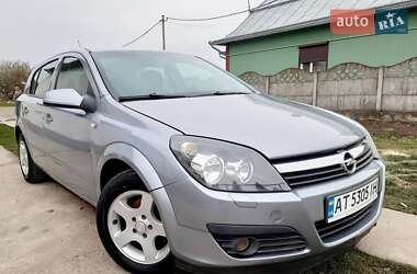 Хэтчбек Opel Astra 2007 в Снятине