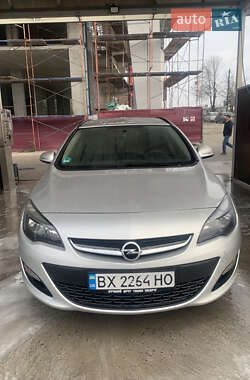 Універсал Opel Astra 2013 в Тернополі