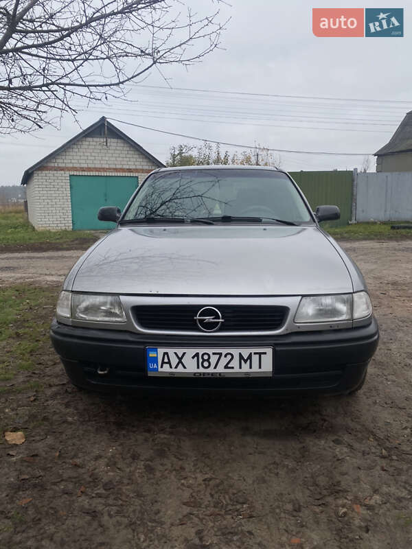 Седан Opel Astra 1995 в Краснокутске фото Седан Opel Astra 1995 в Краснокутске