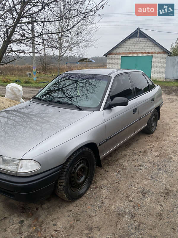Седан Opel Astra 1995 в Краснокутске фото 4 Седан Opel Astra 1995 в Краснокутске