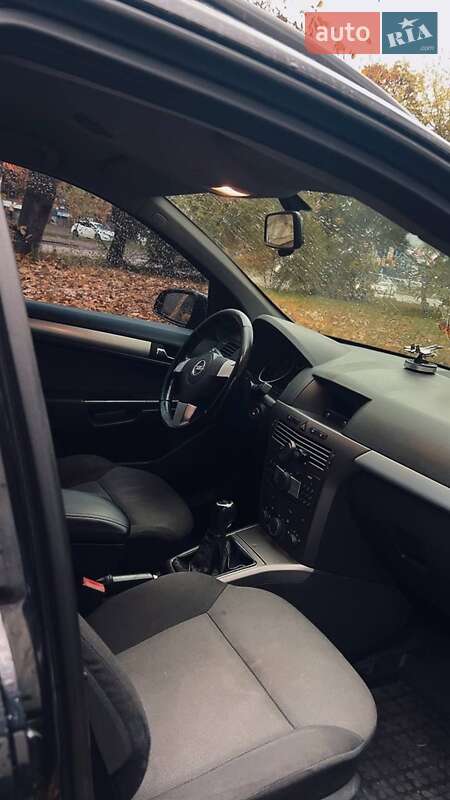 Универсал Opel Astra 2006 в Ивано-Франковске