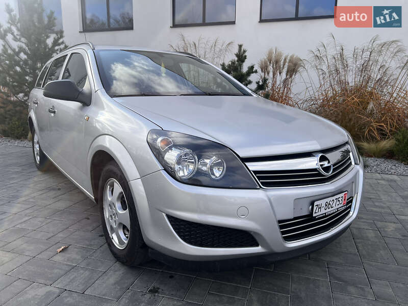 Универсал Opel Astra 2010 в Луцке фото 3 Универсал Opel Astra 2010 в Луцке
