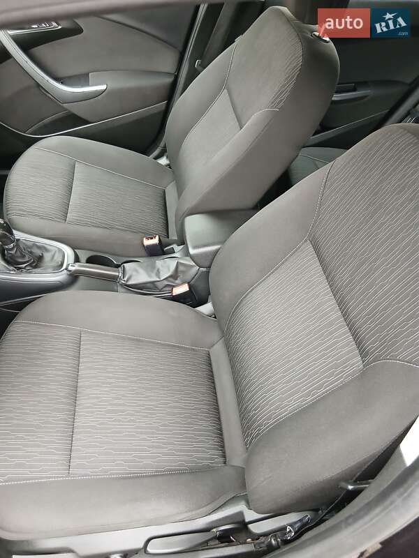 Универсал Opel Astra 2012 в Христиновке фото 18 Универсал Opel Astra 2012 в Христиновке