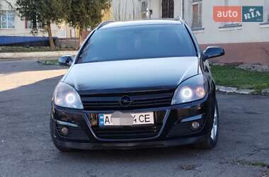Универсал Opel Astra 2005 в Чугуеве