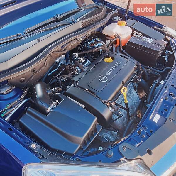 Універсал Opel Astra 2010 в Луцьку