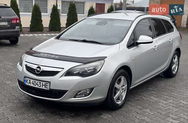 Універсал Opel Astra 2011 в Радомишлі