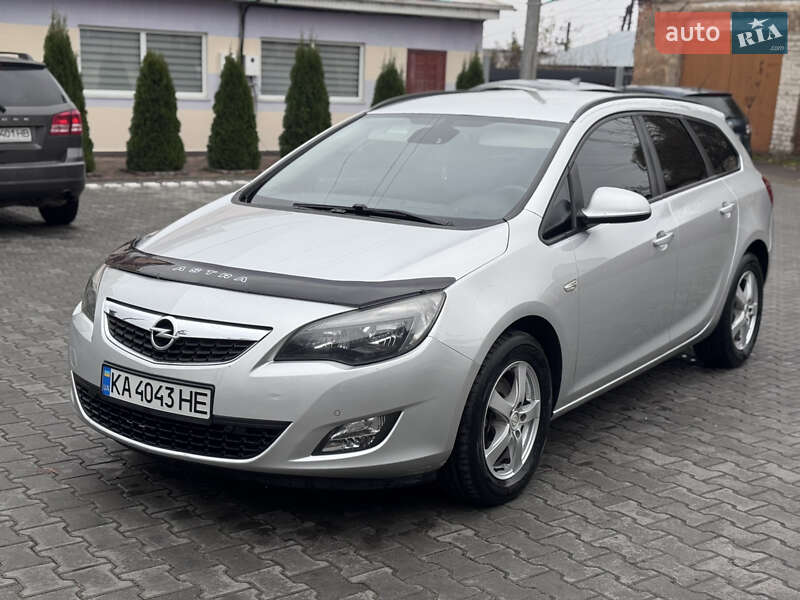 Opel Astra 2011