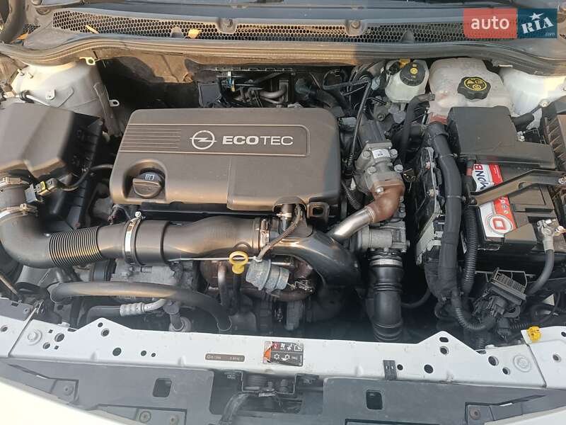 Універсал Opel Astra 2012 в Шумську