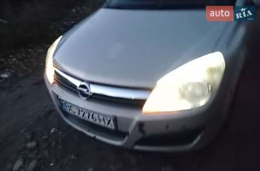 Универсал Opel Astra 2005 в Сокале