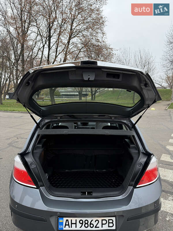 Хэтчбек Opel Astra 2005 в Краматорске