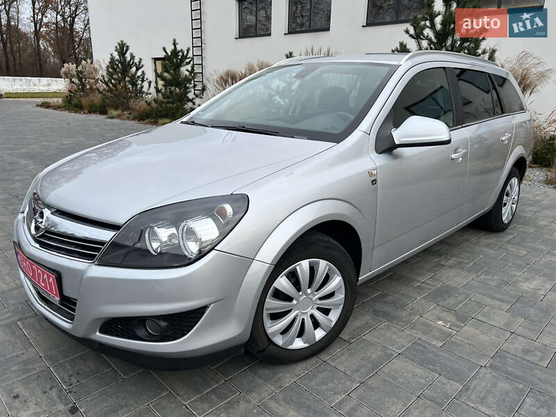 Универсал Opel Astra 2010 в Луцке фото 2 Универсал Opel Astra 2010 в Луцке