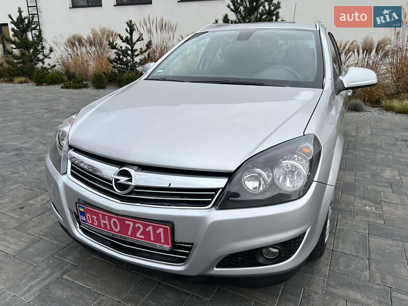 Универсал Opel Astra 2010 в Луцке фото 5 Универсал Opel Astra 2010 в Луцке