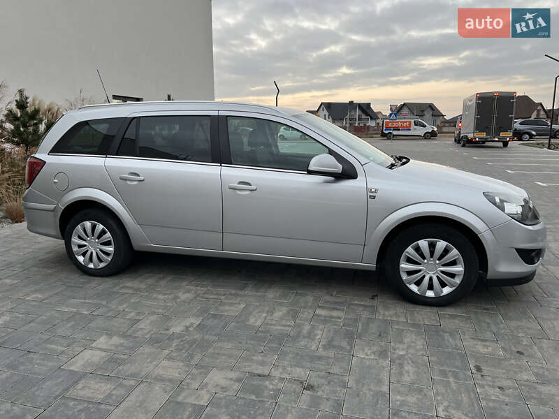 Универсал Opel Astra 2010 в Луцке фото 24 Универсал Opel Astra 2010 в Луцке
