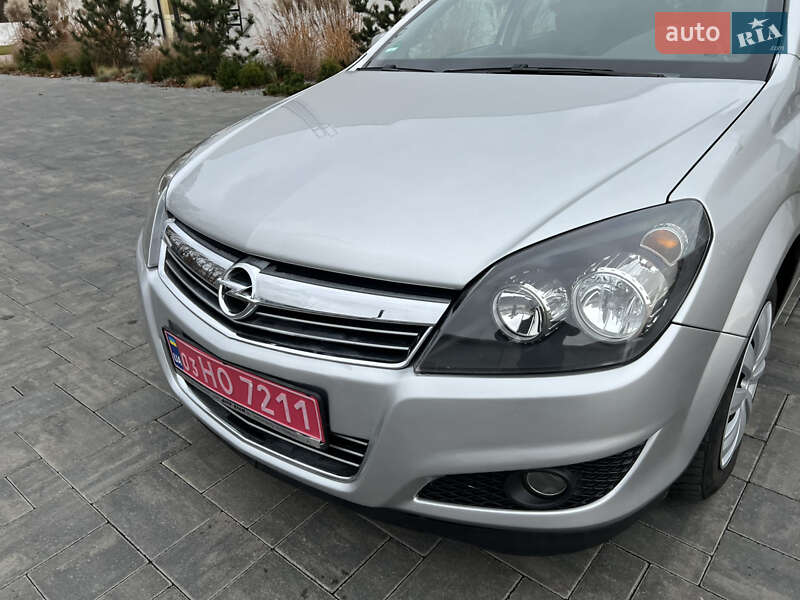 Универсал Opel Astra 2010 в Луцке фото 30 Универсал Opel Astra 2010 в Луцке