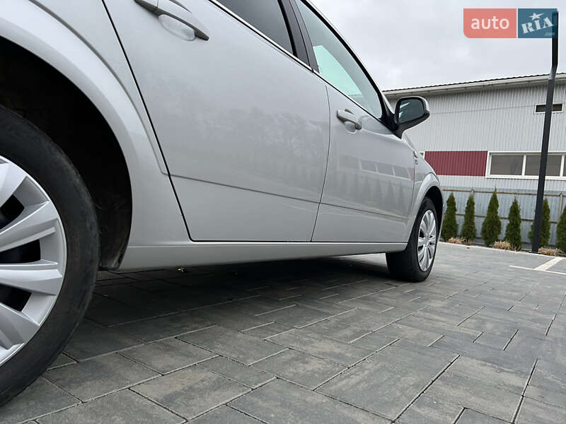 Универсал Opel Astra 2010 в Луцке фото 35 Универсал Opel Astra 2010 в Луцке