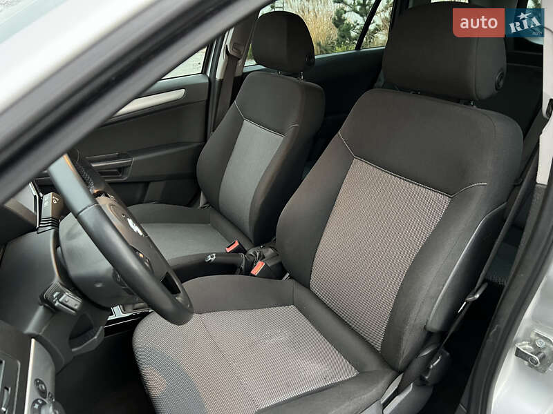 Универсал Opel Astra 2010 в Луцке фото 45 Универсал Opel Astra 2010 в Луцке