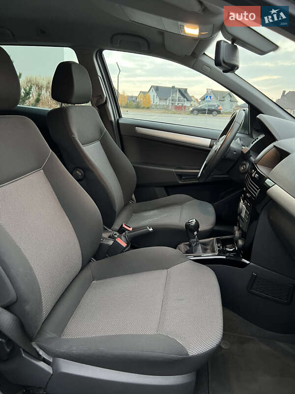 Универсал Opel Astra 2010 в Луцке фото 50 Универсал Opel Astra 2010 в Луцке