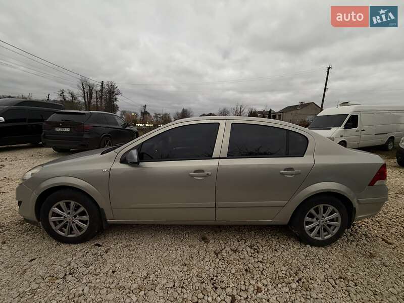Седан Opel Astra 2007 в Львове
