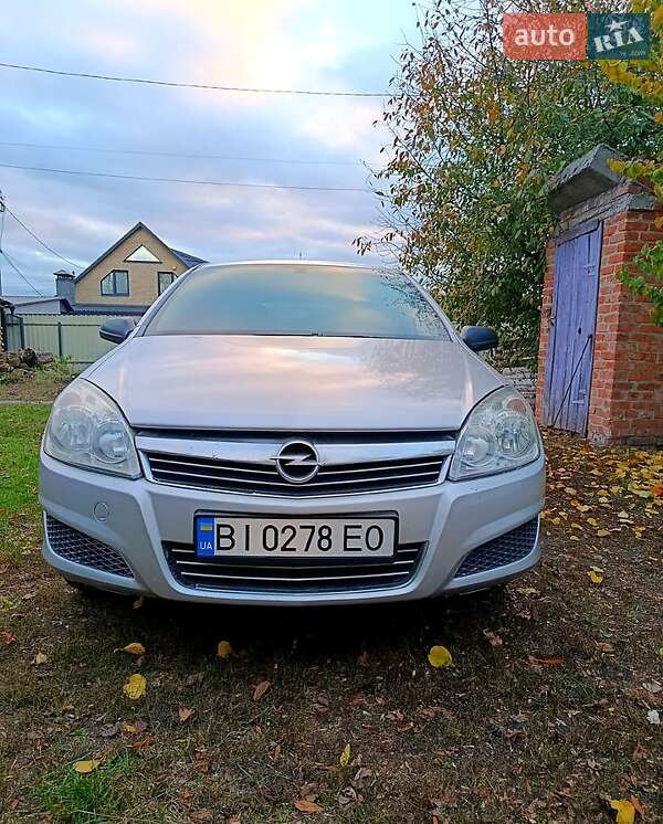 Хэтчбек Opel Astra 2007 в Зенькове фото 2 Хэтчбек Opel Astra 2007 в Зенькове