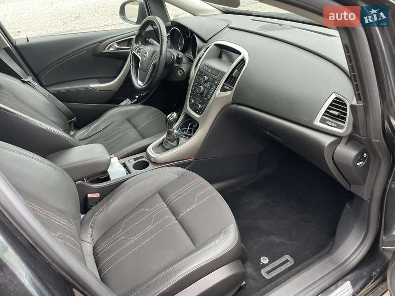 Универсал Opel Astra 2012 в Киеве