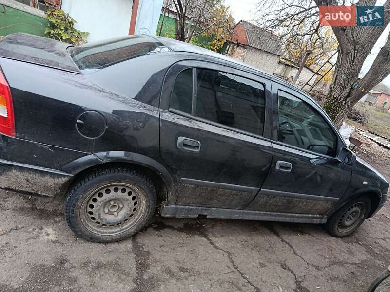 Седан Opel Astra 2006 в Первомайске