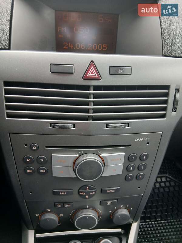 Хэтчбек Opel Astra 2005 в Черновцах