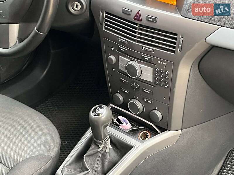 Универсал Opel Astra 2006 в Киеве