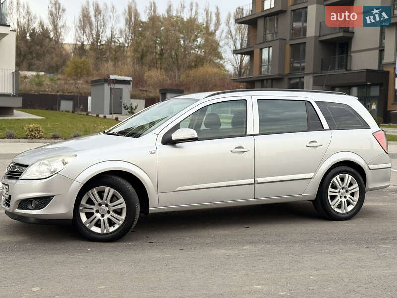 Универсал Opel Astra 2008 в Тернополе
