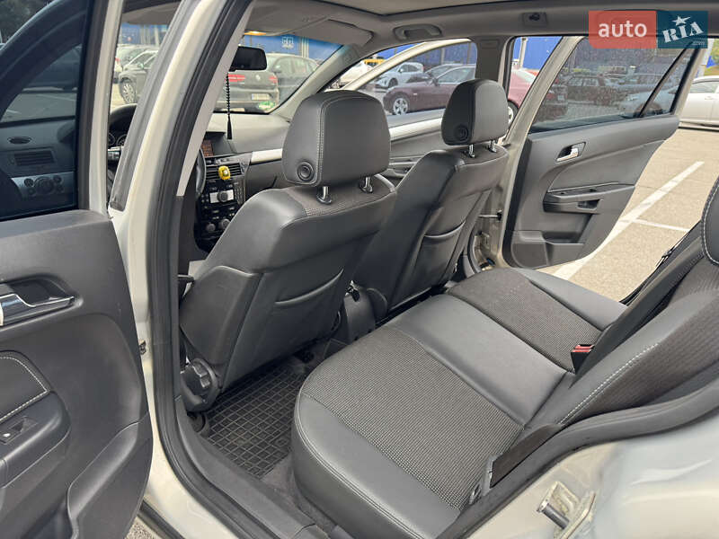Универсал Opel Astra 2009 в Киеве фото 10 Универсал Opel Astra 2009 в Киеве