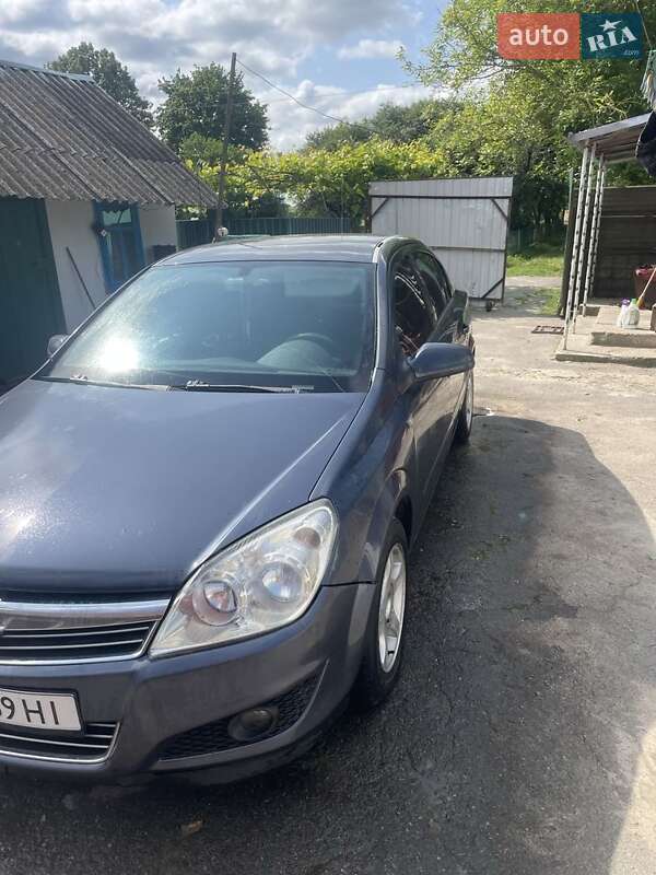 Седан Opel Astra 2008 в Ровно
