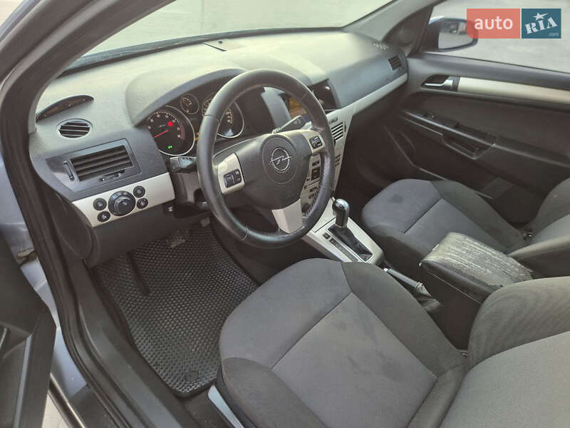 Седан Opel Astra 2008 в Каменец-Подольском