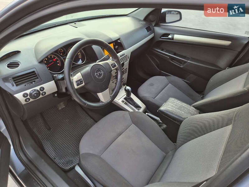 Седан Opel Astra 2008 в Каменец-Подольском