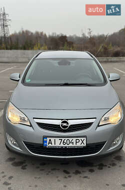 Універсал Opel Astra 2012 в Бучі