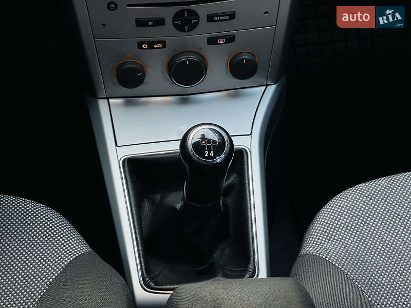 Універсал Opel Astra 2009 в Харкові